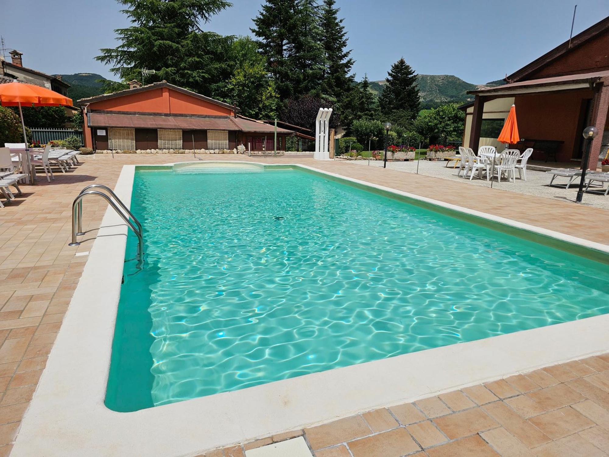Agriturismo Ca Serrantonio - Ferri Appartamento Rossini ウルバーニア エクステリア 写真