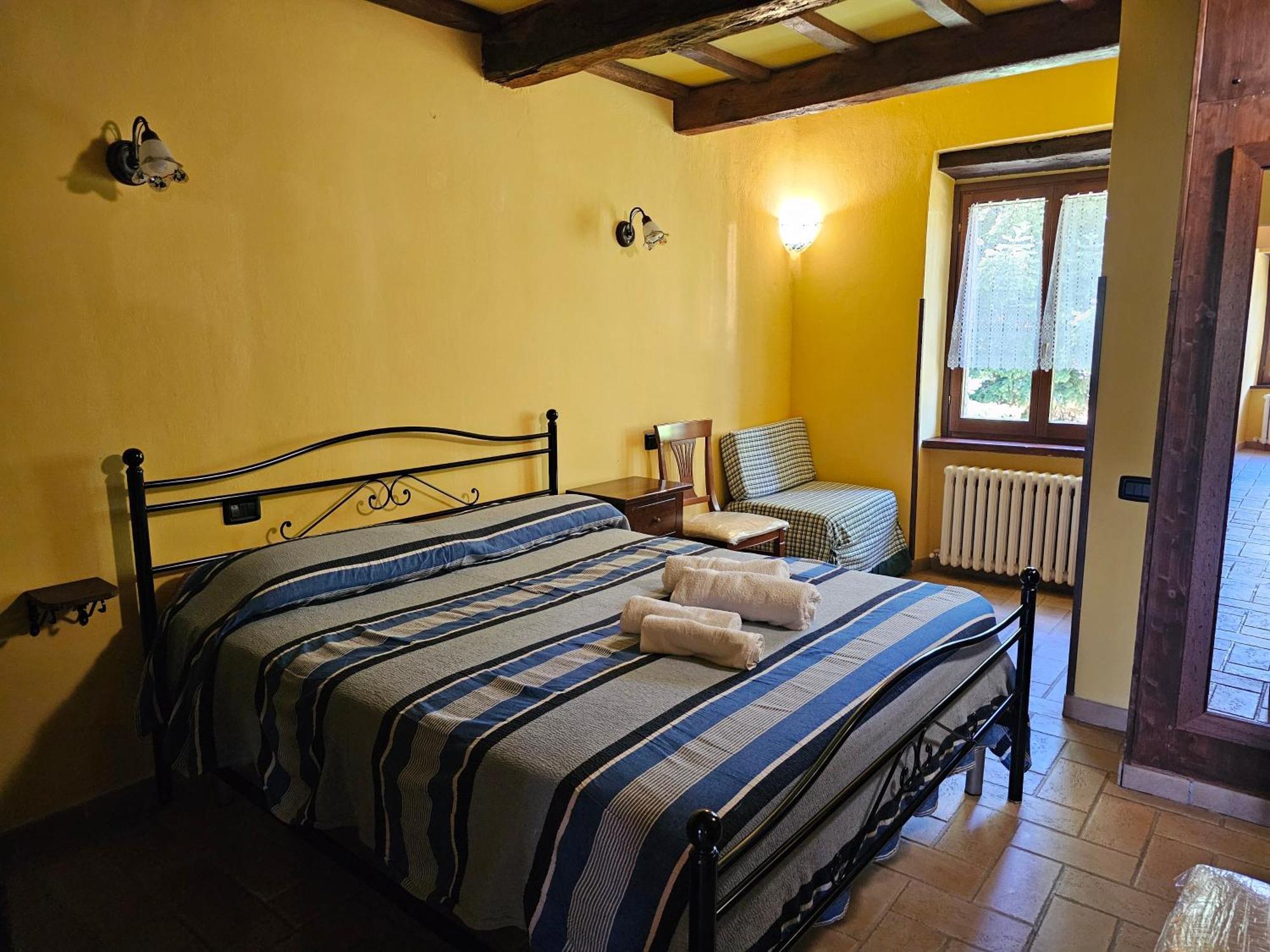 Agriturismo Ca Serrantonio - Ferri Appartamento Rossini ウルバーニア エクステリア 写真